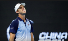 Sam Querrey Langgar...