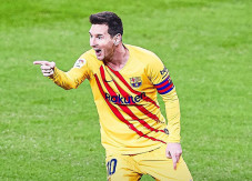 Messi Naik ke Puncak...