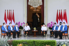 Soal Reshuffle Kabinet,...