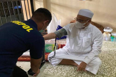 Habib Rizieq Sakit di...
