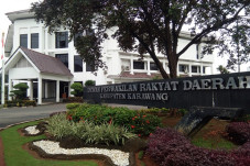 Dihantam COVID-19, Satu...