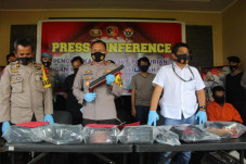 Spesialis Pencuri Pecah...