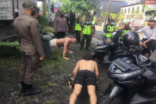 Cegah Penularan COVID-19,...