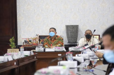 PPKM Berbeda dengan...
