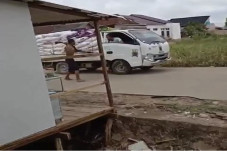 Perampok Tak Berbaju...