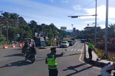 Lalin Puncak Ramai Lancar,...