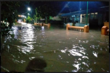 Banjir Bandang Rendam...