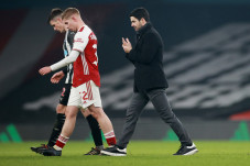 Arsenal Kerepotan Kalahkan...