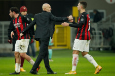 Pioli Senang Milan Tidak...