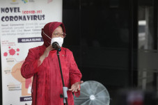 Blusukan Risma yang...