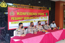 21 Sampel DNA Keluarga...