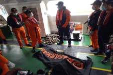 Pentingnya Berdoa, Memohon...