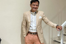Buntut Melly Goeslaw...
