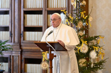 Paus Francis Serukan...