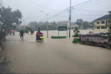 Banjir Bandang Terjang...