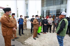 Penyemprotan Disinfektan...