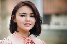 Amanda Manopo Pakai...