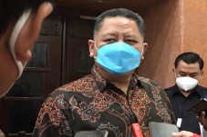 12 Orang di Surabaya...
