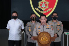 Listyo Sigit Hampir...