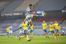 Liga Primer Kian Panas,...