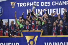 PSG Juara Piala Super...