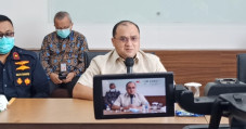 Gubernur Erzaldi Orang...