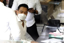 Nobu Curhat Kondisi...