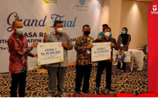 Telkom University Juarai...