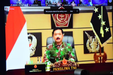 Rhenald: SMA Pradita...