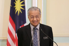 Mahathir: Biden Mungkin...