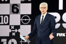 Arsene Wenger Masih...