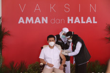 Wagub Emil, Orang Pertama...