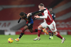 Arsenal Urung Raih Poin...