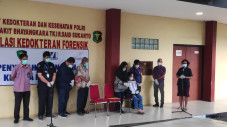 Jenazah Ricko Damianur,...