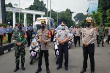Awas! Ada Tim Crowd...