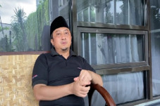 Ustadz Yusuf Mansur...