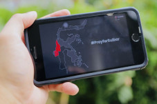 Telkomsel Bebaskan Pelanggan...