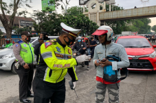 Penerapan PPKM, Pelanggar...