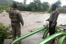Banjir di Sikka, Jembatan...
