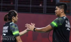 Praveen/Melati Terjungkal,...