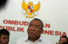David Tobing, Penggugat...