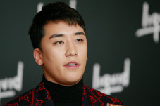 Seungri Mengancam Karyawan...