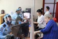 Baru Sehari Diburu Imigrasi,...