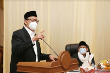Banten Perpanjang PSBB,...