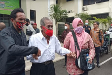 Ayah Tua Renta Digugat...