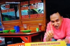 Gubernur Jatim Khofifah...