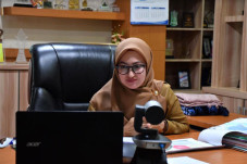 Bupati Lutra Bahas Inovasi...
