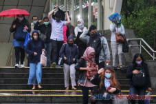 PPKM Bakal Diperpanjang...