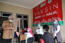 Vaksinasi di Jateng,...