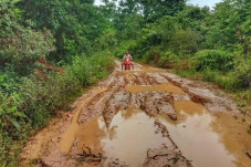 Penuh Lumpur, Puluhan...